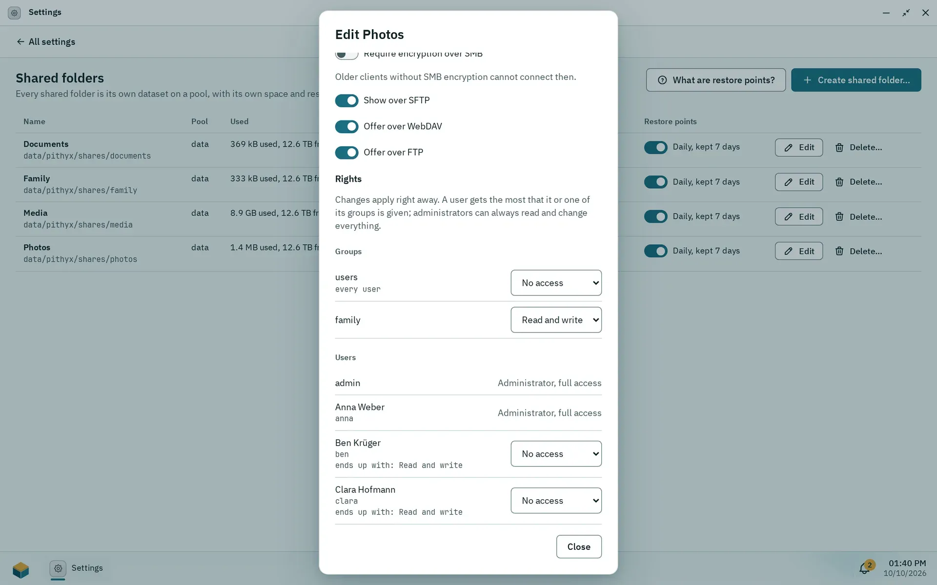 The dialog Edit Photos with the network access switches and the rights: the group family with Read and write, the users with the access they end up with